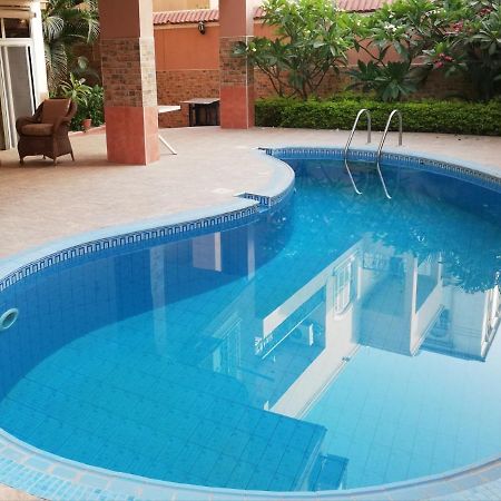Hidden Gem With Pool Access In New Cairo Apartment Ngoại thất bức ảnh