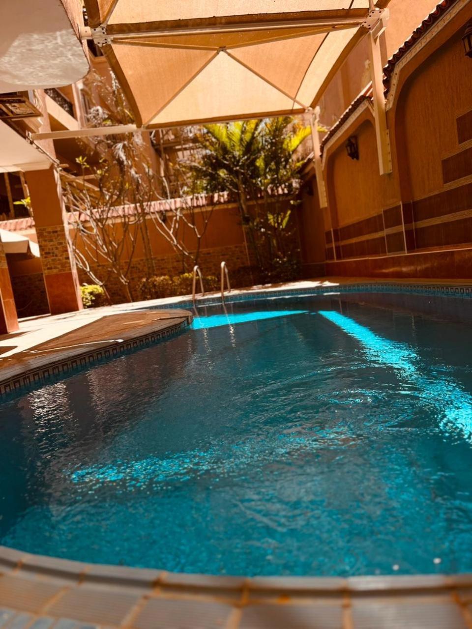 Hidden Gem With Pool Access In New Cairo Apartment Ngoại thất bức ảnh